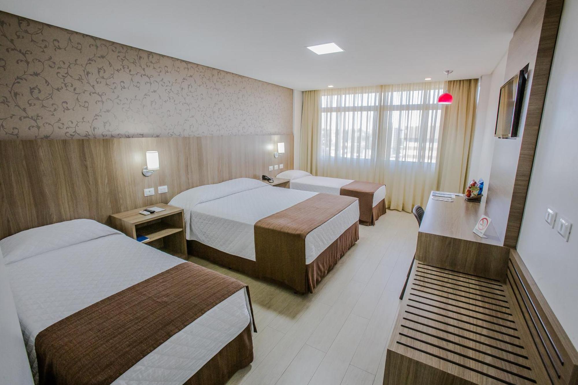 Foz Presidente Comfort Hotel ฟอสดูอีกวาซู ภายนอก รูปภาพ