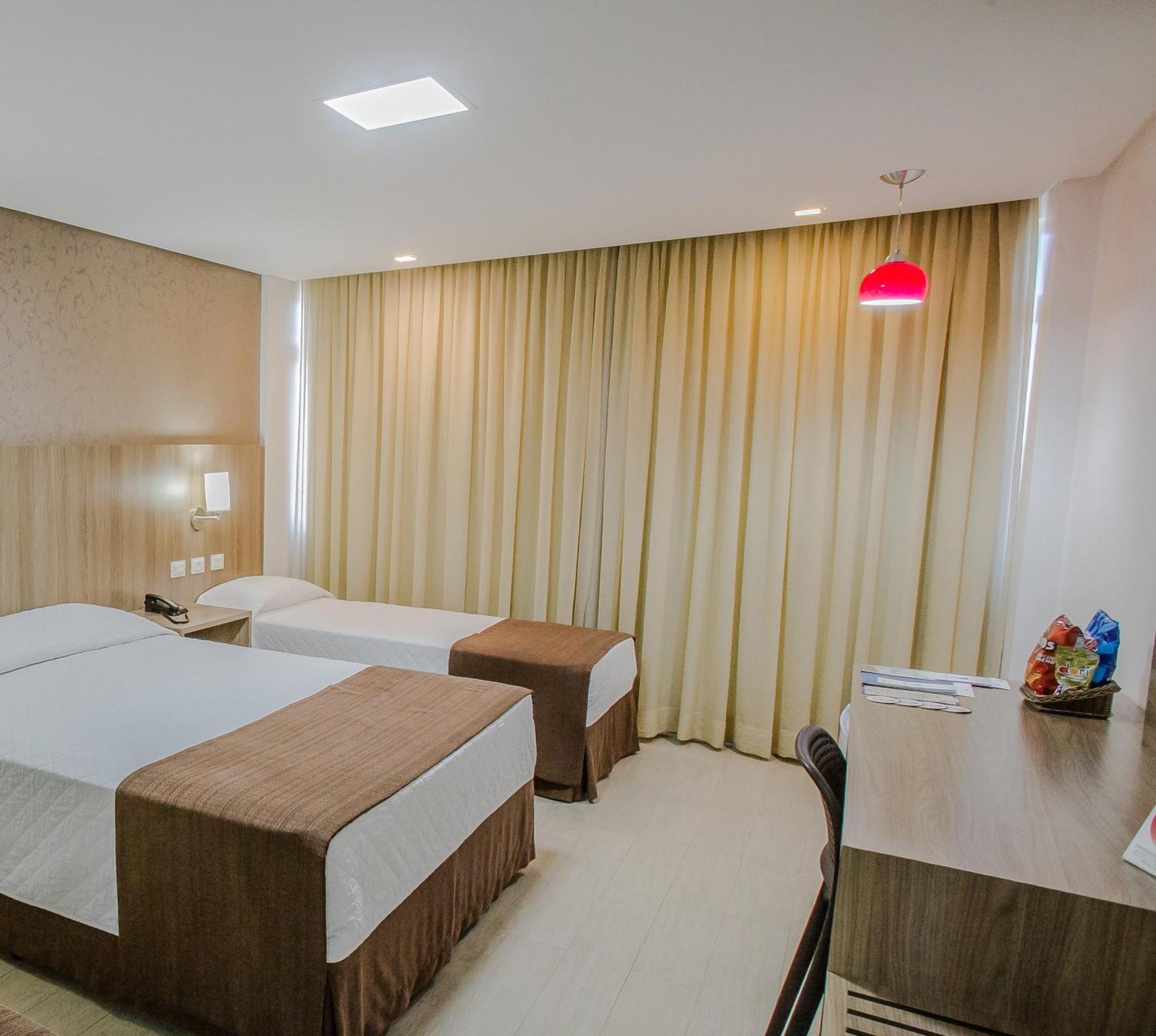 Foz Presidente Comfort Hotel ฟอสดูอีกวาซู ภายนอก รูปภาพ