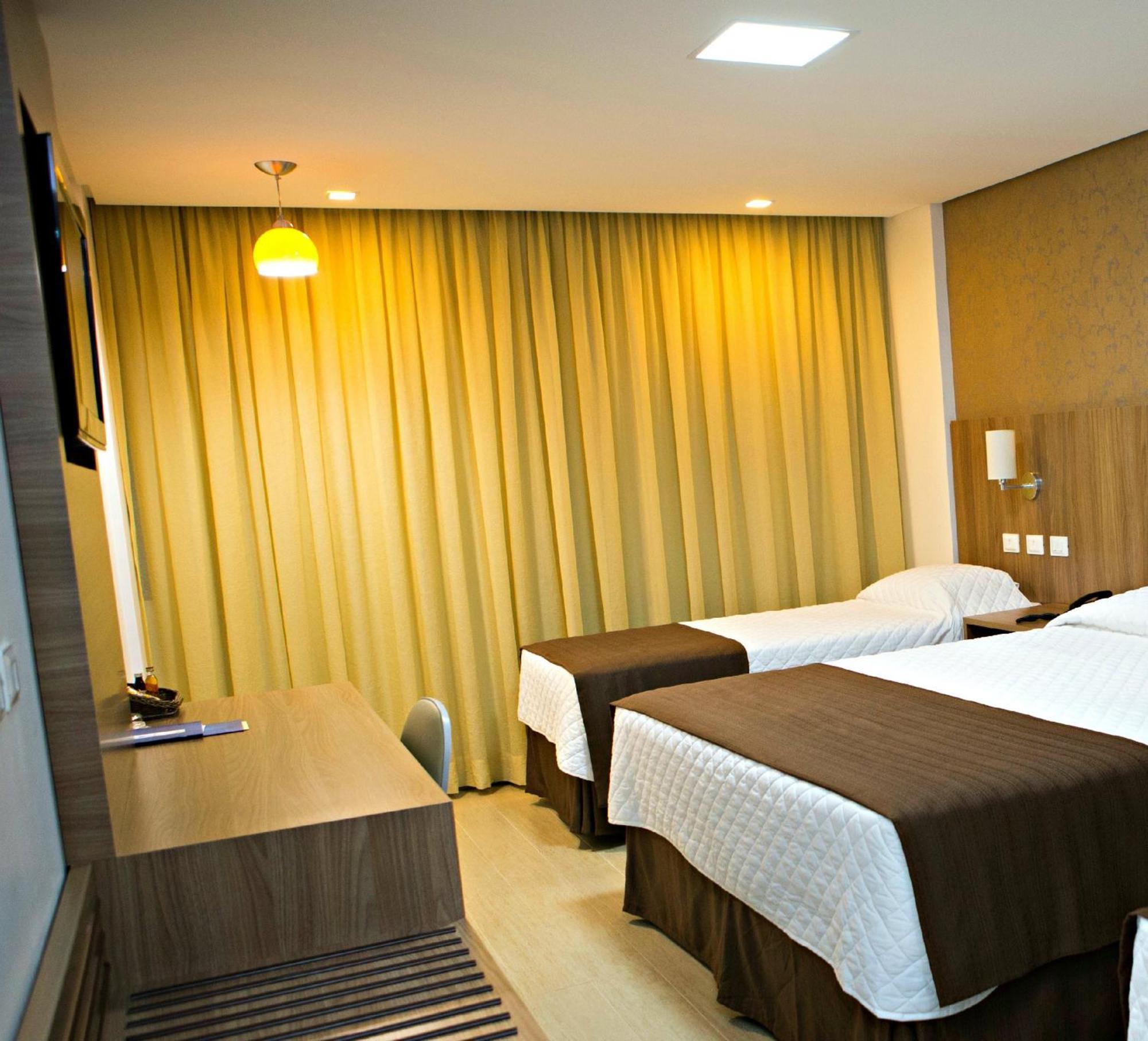 Foz Presidente Comfort Hotel ฟอสดูอีกวาซู ภายนอก รูปภาพ